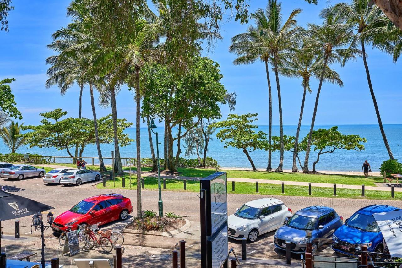 Alassio Beachfront Apartments Palm Cove Extérieur photo