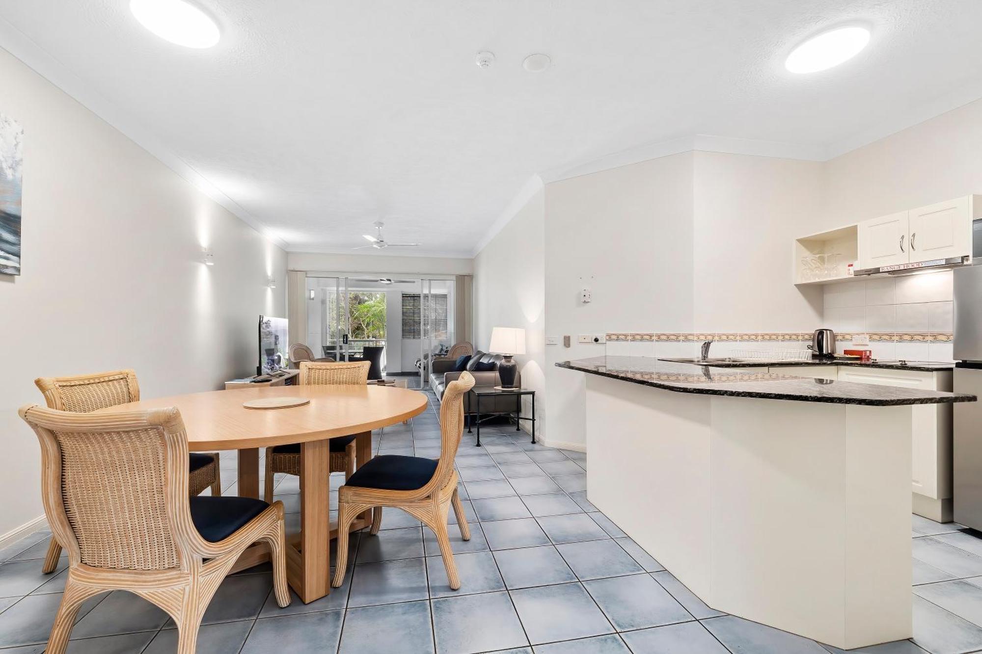 Alassio Beachfront Apartments Palm Cove Chambre photo
