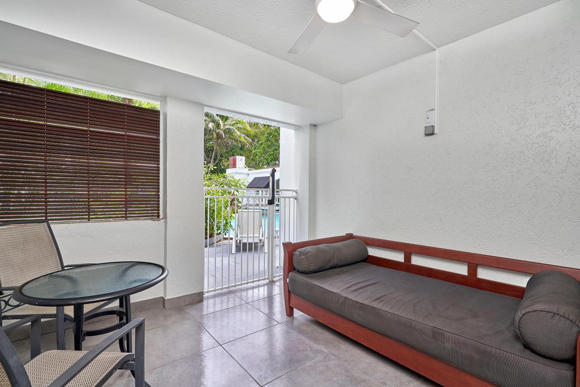 Alassio Beachfront Apartments Palm Cove Chambre photo