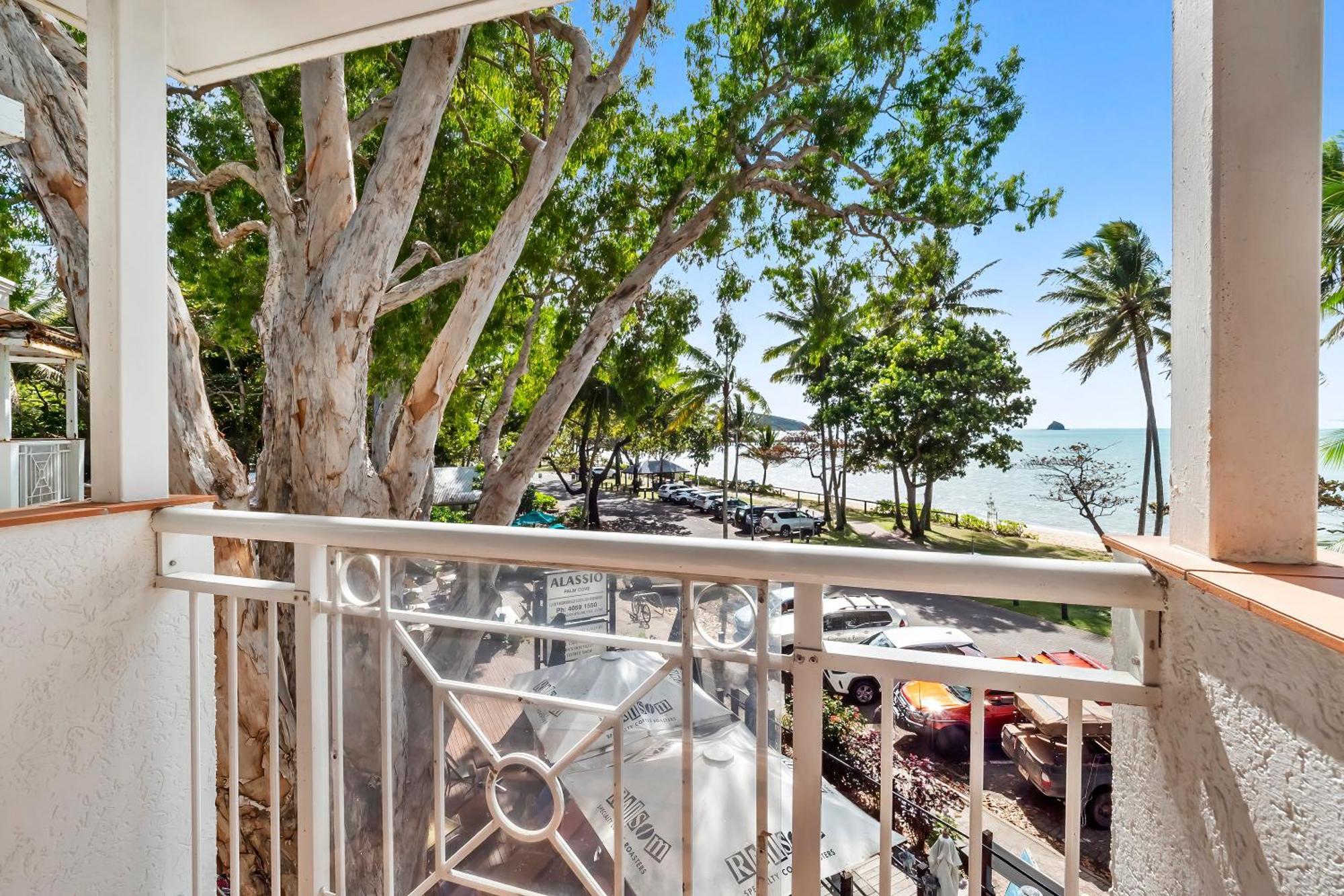 Alassio Beachfront Apartments Palm Cove Chambre photo